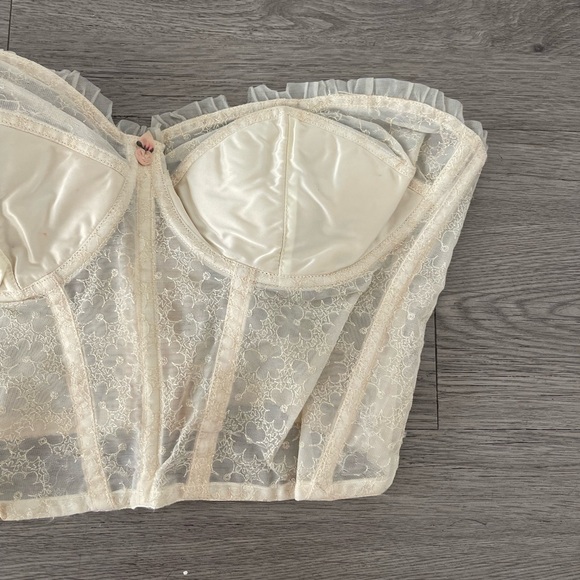 Vintage nude floral detailed corset - Picture 2 of 6
